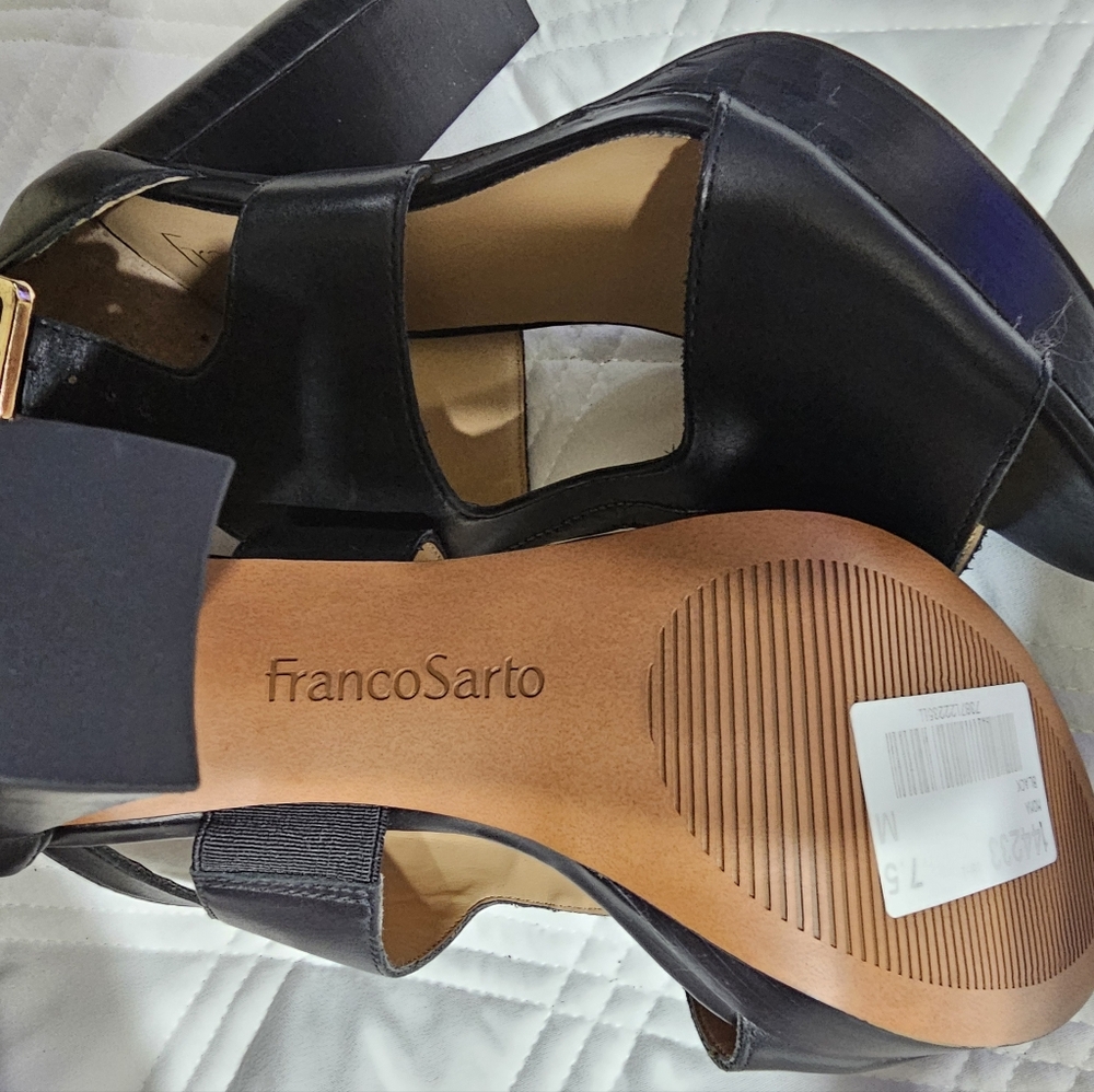 Shoes - Picture 5 of 7